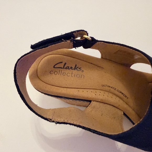 Clarks Women's Navy Blue Suede and Tan Cork Wedge Sandals Size 8 1/2 - Picture 10 of 11